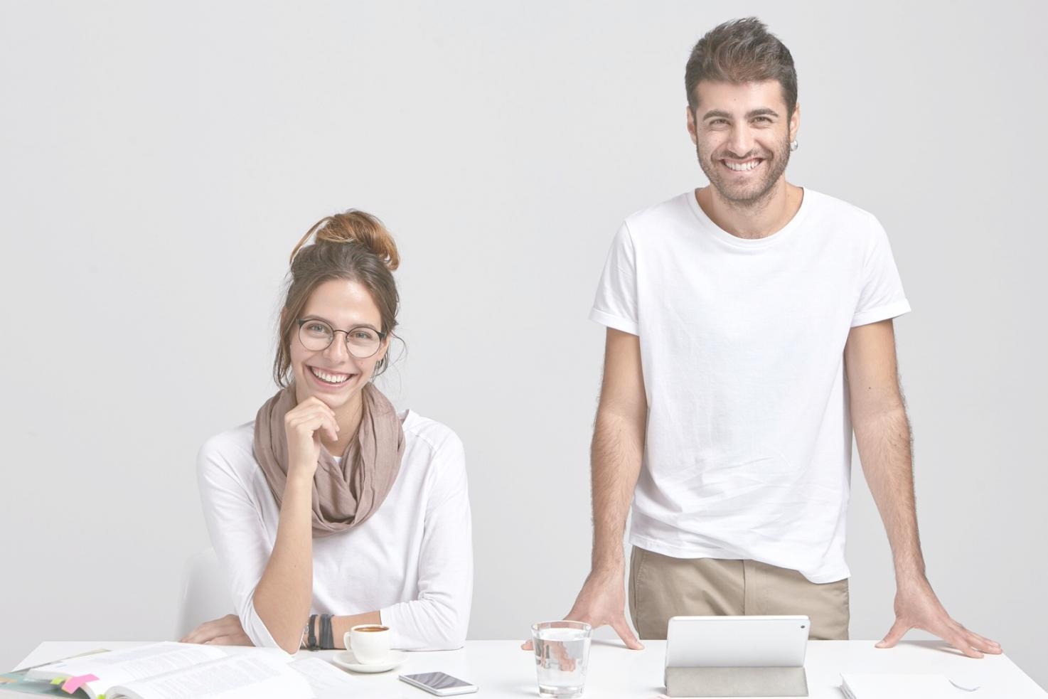Professionelle Arbeitsumgebung mit Finanzanalysen